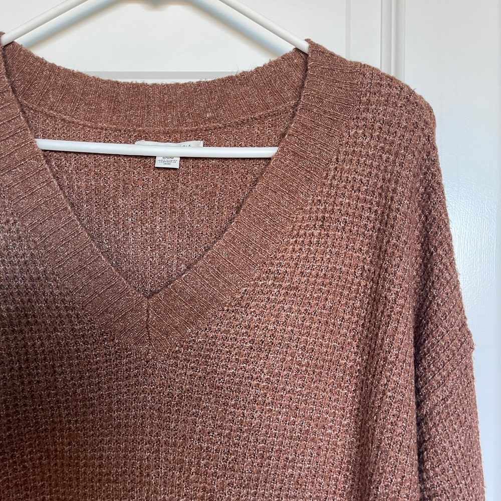 AMERICAN EAGLE Brown V-Neck Sweater Lightweight